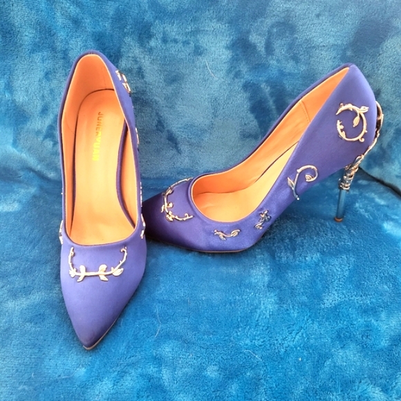 Blue Satin Formal Heels / Pumps with Metal detailing. Size 7. Not Marked - Picture 2 of 10
